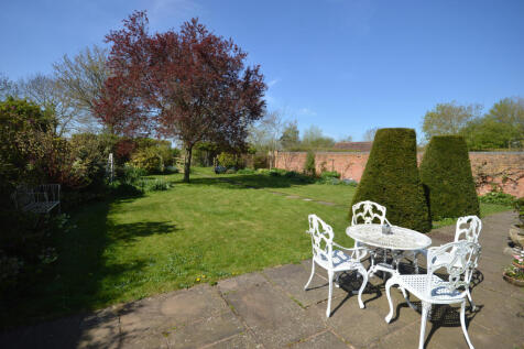 GARDEN 2.JPG