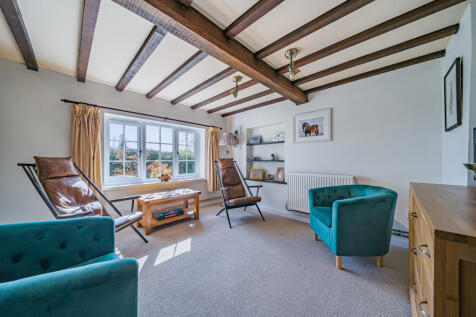 SITTING ROOM/BEDROOM 3