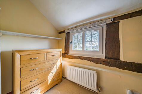 DRESSING ROOM/BEDROOM 4