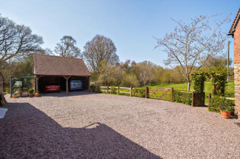 DRIVEWAY/GARAGE