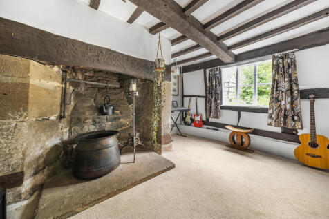 SITTING ROOM SNUG