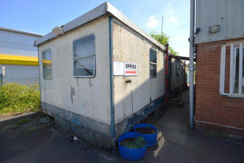 CABIN TO SIDE.JPG