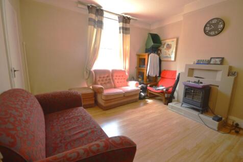 FLAT LIVING ROOM