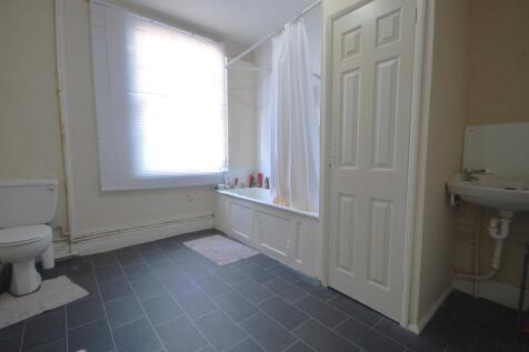 FLAT BATHROOM