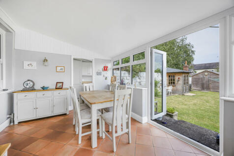 GARDEN ROOM
