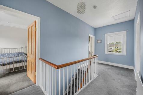 GALLERIED LANDING