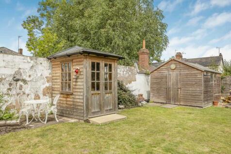 SUMMER HOUSE