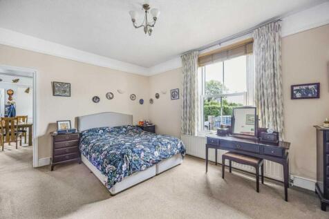 ANNEXE BEDROOM/MAIN HOUSE RECEPTION