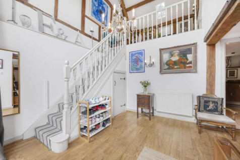 RECEPTION HALLWAY