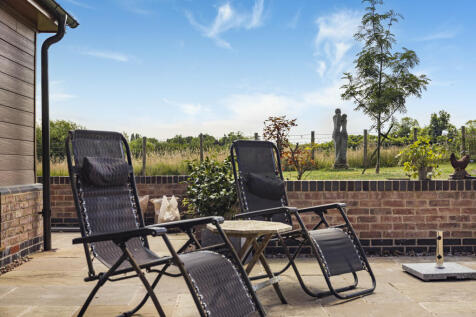 PATIO SEATING AREA