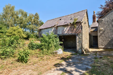 GARAGE/OUTBUILDING