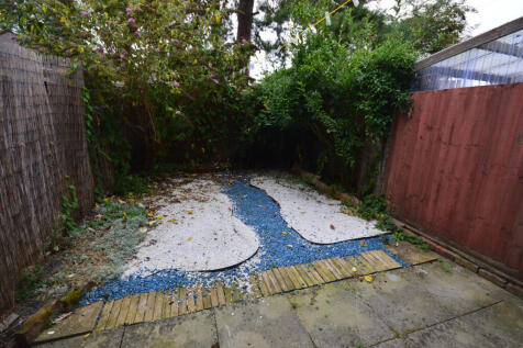 GARDEN.JPG