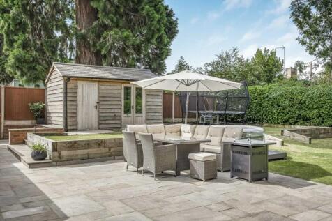 PATIO SEATING AREA
