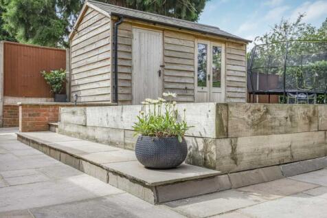 GARDEN SHED