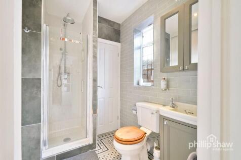 Shower room 2