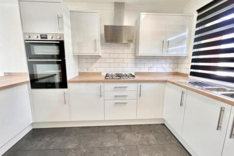 Kitchen 2.JPEG