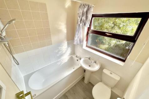 Bathroom.JPEG