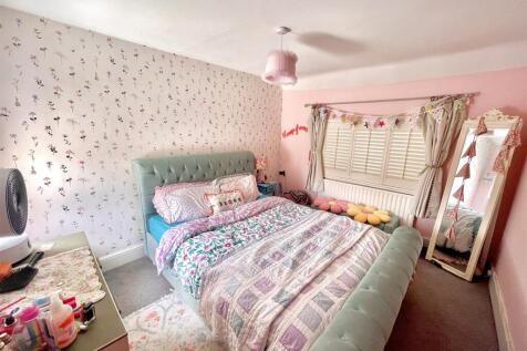 Bed 1.JPEG