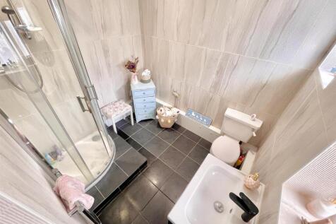 Shower Room.JPEG