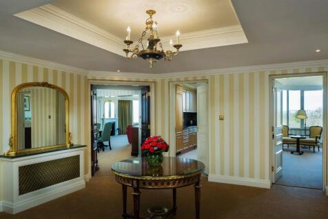 cheval-thorney-court-deluxe-4-reception-01.jpg