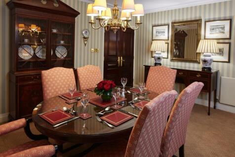CTC_2-bed-deluxe_dining-room-1.jpg