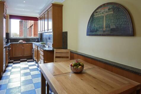 CTC_2-bed-deluxe_kitchen.jpg