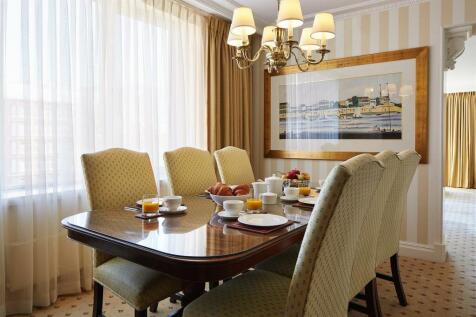 CTC_3-bed-luxury_dining1-2 (1).jpg