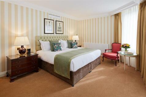 CTC-3-Bed-Luxury-master-bedroom.jpg