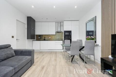 Kitchen / Reception