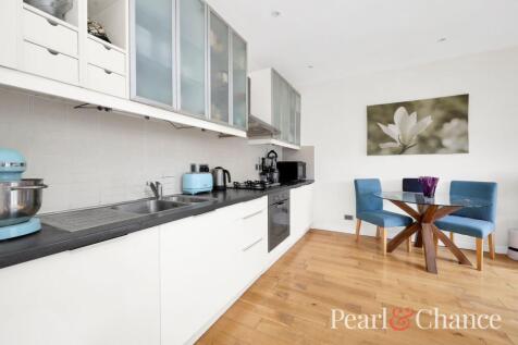 Kitchen / Reception