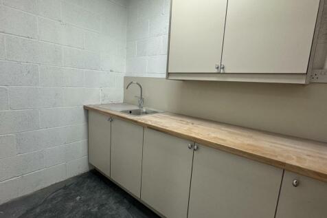 ROSEVILLE ROAD BUSINESS PARK UNIT C - Hamond Estat