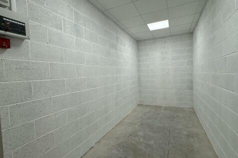 ROSEVILLE ROAD BUSINESS PARK UNIT C - Hamond Estat