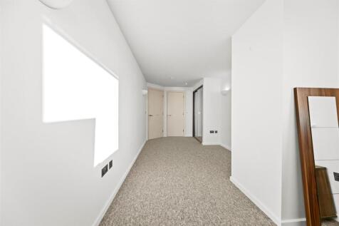 Flat1507BridgewaterPlace-04.jpg