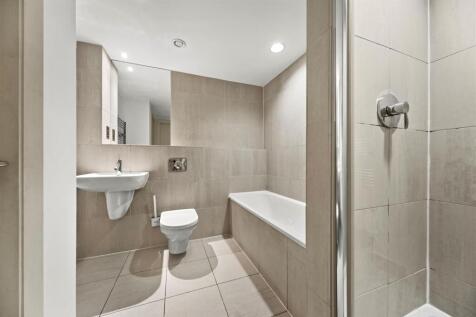 Flat1507BridgewaterPlace-05.jpg