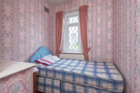 8 Mavis Road Bedroom .jpg
