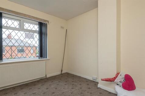 8 Mavis Road Bedroom 1.JPG