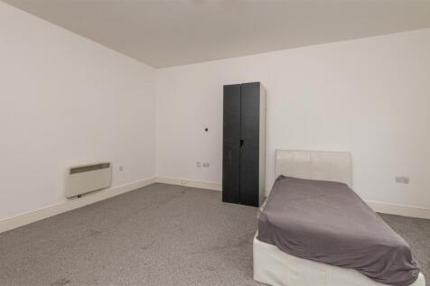 Apt 4 bedroom .jpg