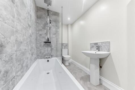 BATHROOM FLAT 2.jpg