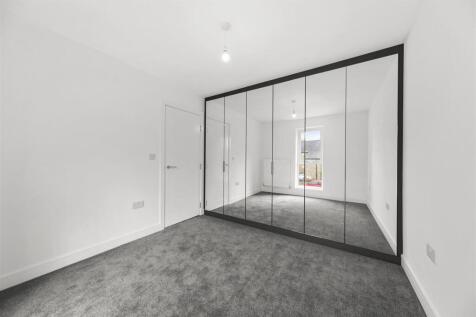 1TransvaalTerrace-Hamond Estates Bedroom 2.jpg