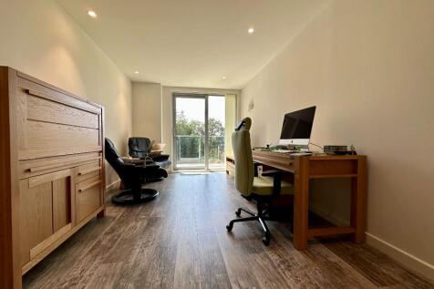 Bedroom 3/ Study