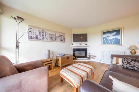 KITCHEN LIVING AREA
