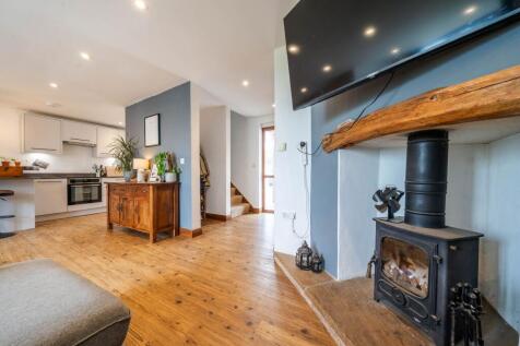 OPEN PLAN LIVING AREA