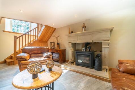 OPEN PLAN LIVING AREA