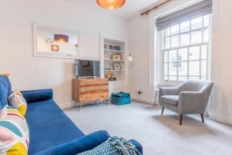 OPEN PLAN LIVING AREA