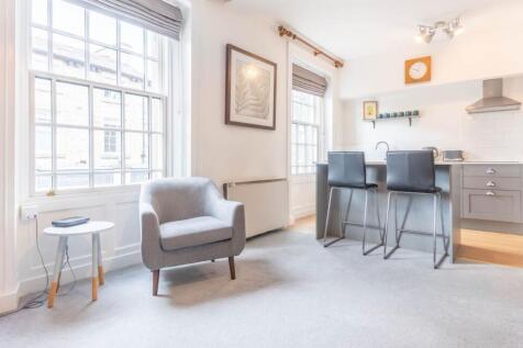 OPEN PLAN LIVING AREA