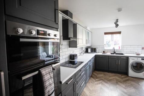 Kitchen 2.jpg