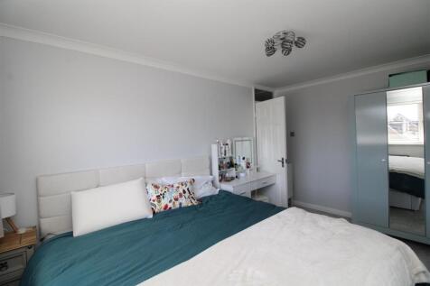 Master Bedroom .JPG