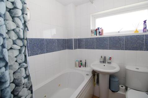 Bathroom.JPG