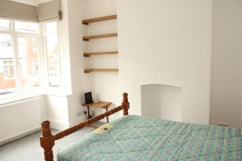 Bedroom 1.JPG