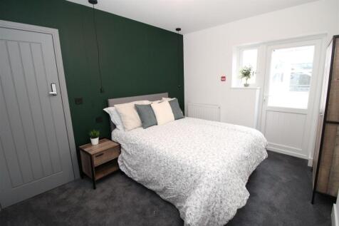 Room 2 (2).JPG